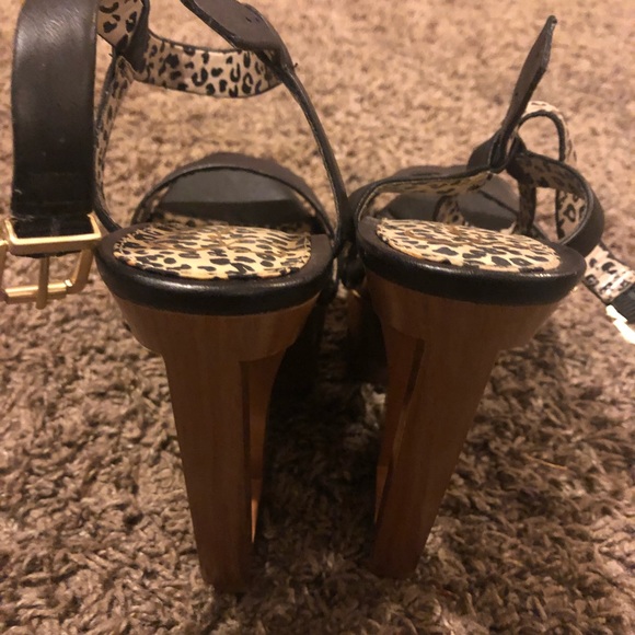 Shoes - Picture 7 of 8